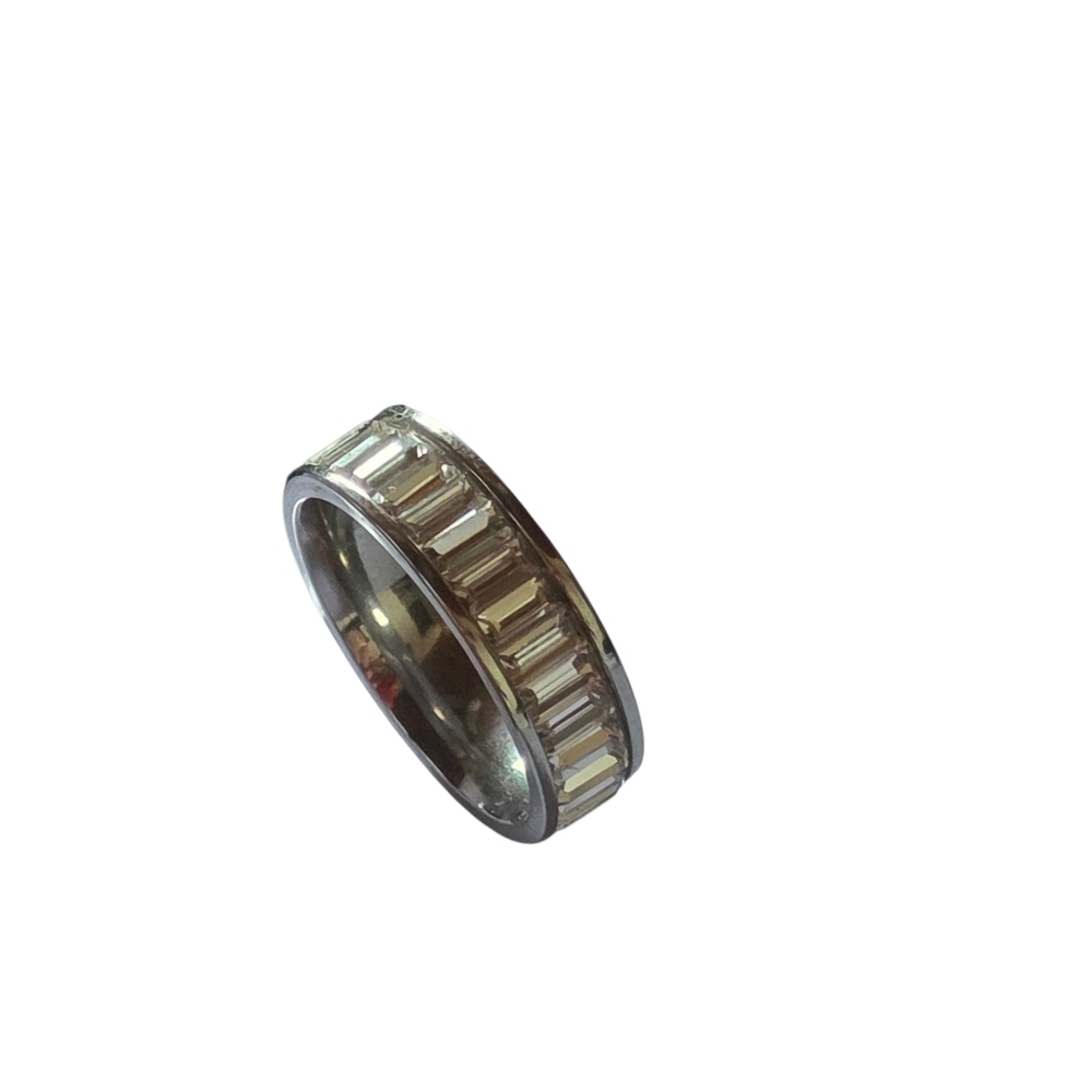 New Women's Stainless Steel With Cubiz Zirconia Ring Size 7 - Picture 4 of 6